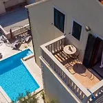 Ana