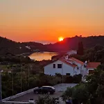 Ana * Žrnovo