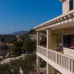 Ana Apartman *
