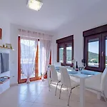 Ana Apartment Zrnovo