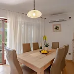 Ana Apartment