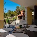 Ana * Zrnovo
