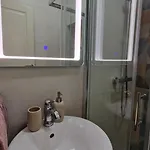 Ana *