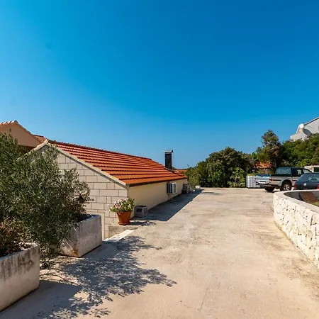 Διαμέρισμα Ana
