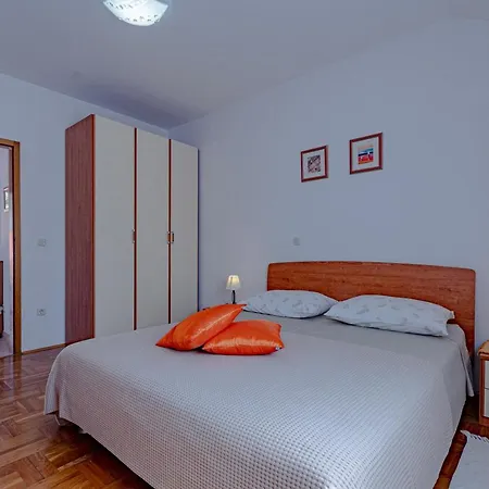Διαμέρισμα Ana Zrnovo