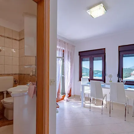 Appartement Ana Zrnovo