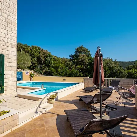 Διαμέρισμα Ana *