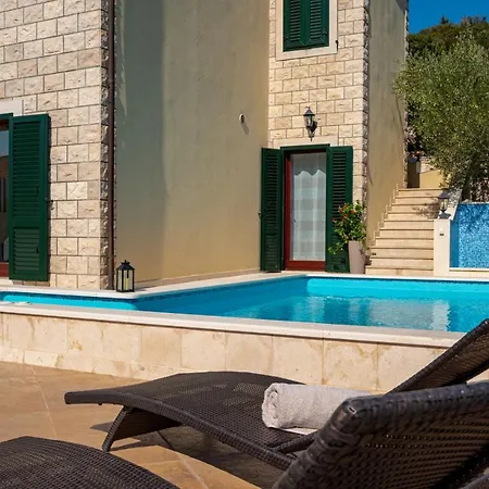 Ana Διαμέρισμα *