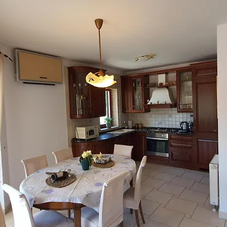 Διαμέρισμα Ana Zrnovo