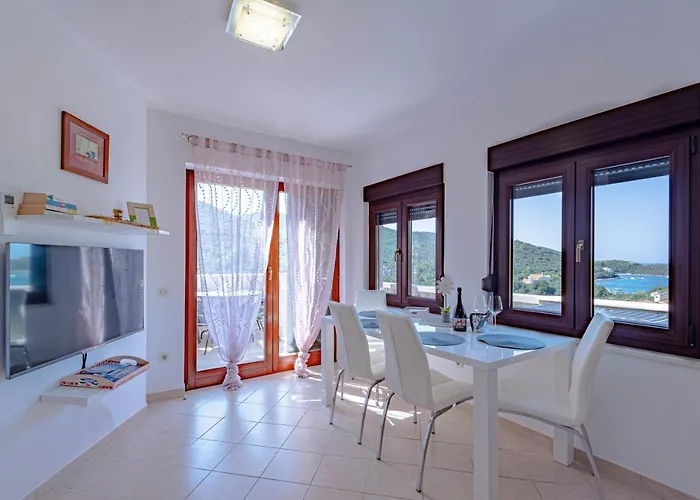 Ana Апартаменты Zrnovo