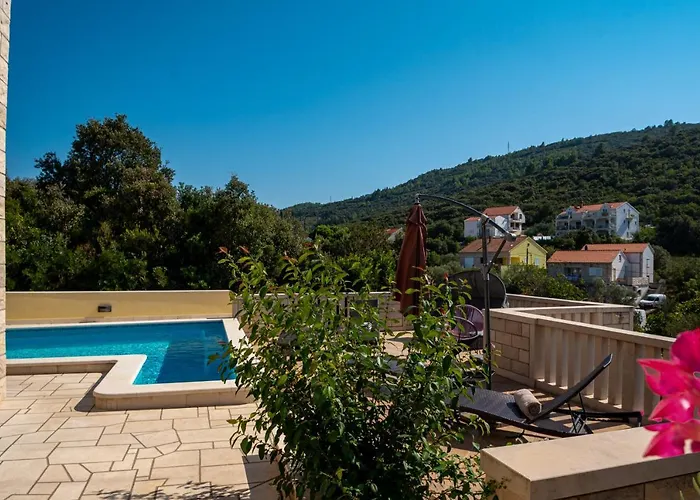 Ana Апартаменты Zrnovo