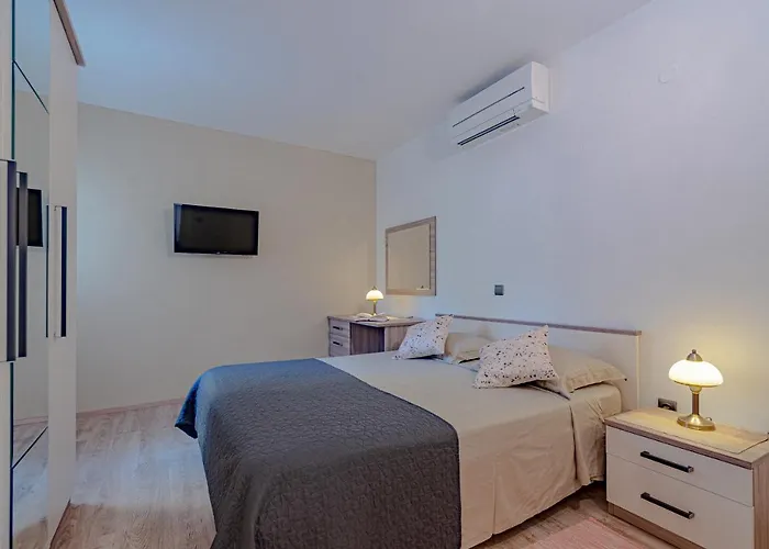 Апартаменты Ana *