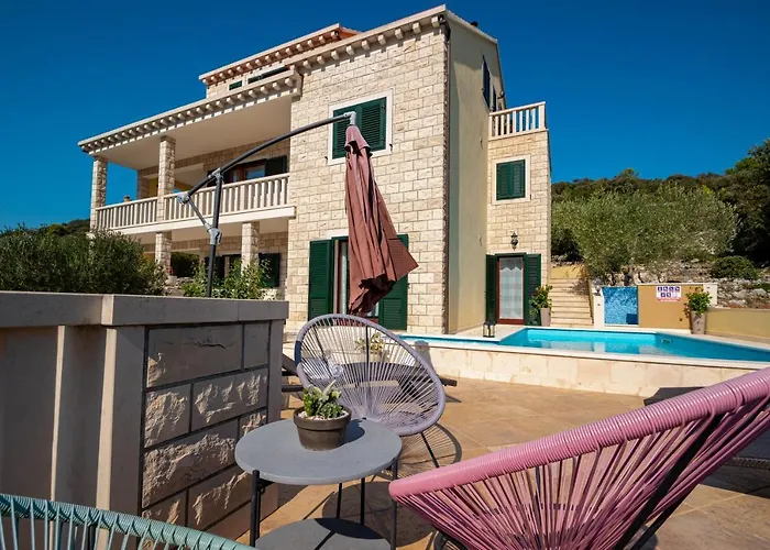 Апартаменты Ana *