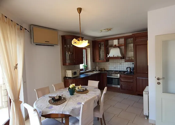 Апартаменты Ana Zrnovo